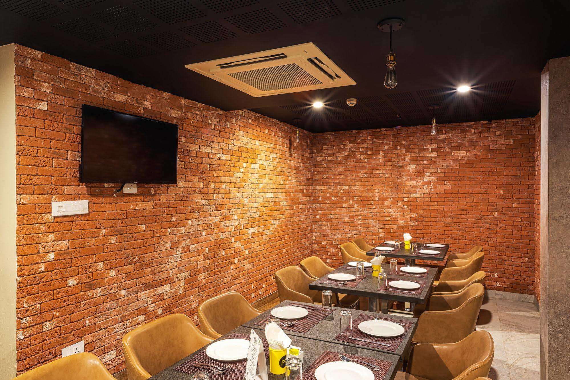 Treebo Fourth Avenue Hotell Chennai Exteriör bild